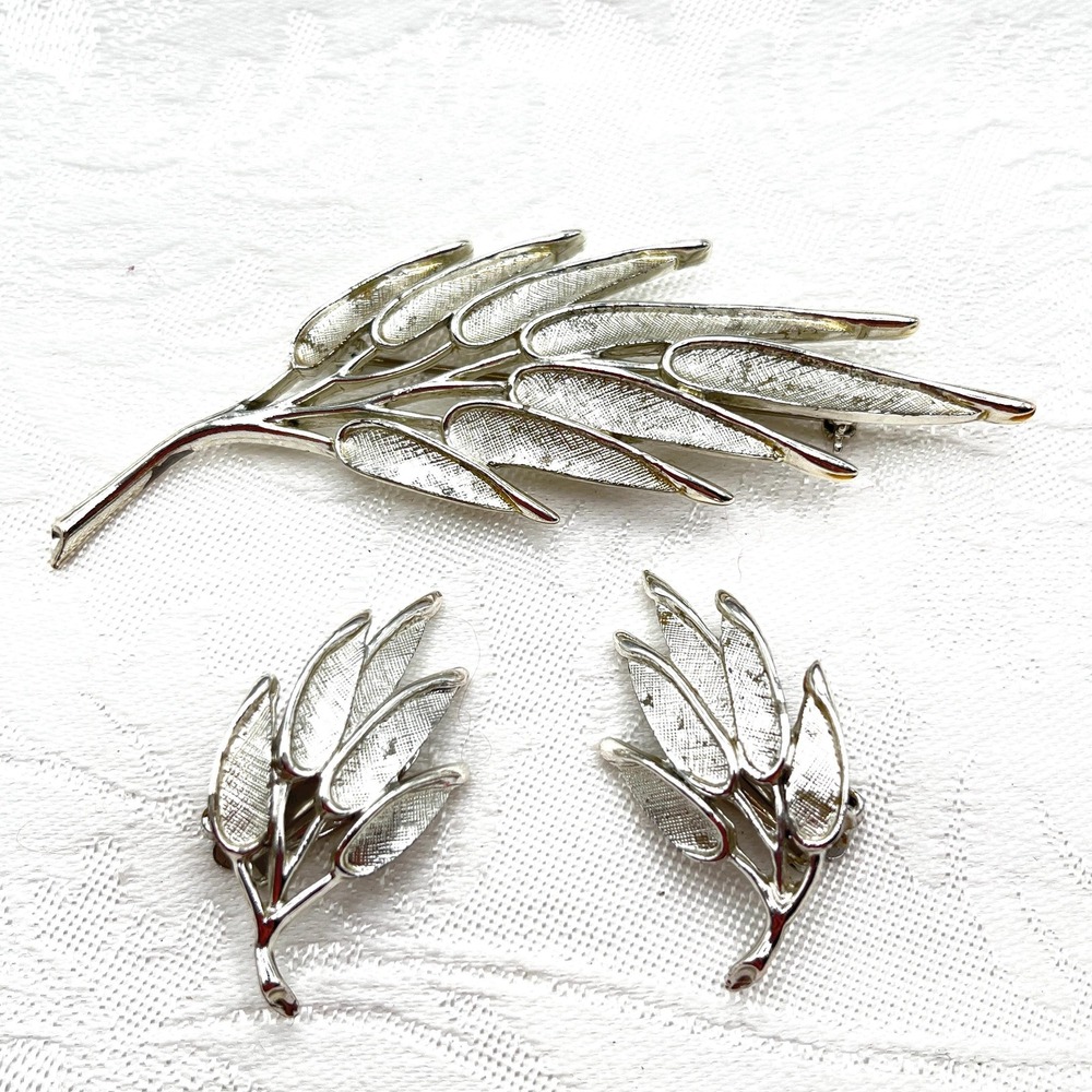 Vintage Silver Tone Judy Lee Leaf Foliage Clip-On Earrings and Brooch Pin Set